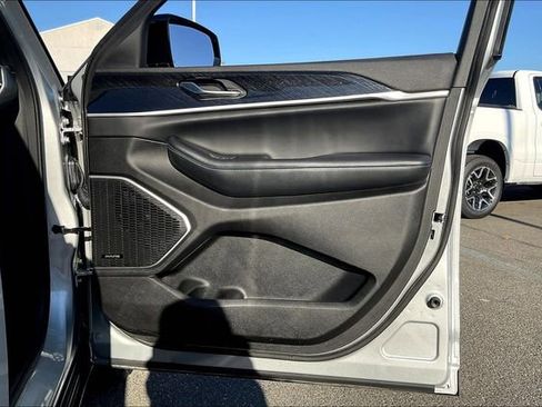 Used 2022 Jeep Grand Cherokee Trailhawk w/ Advanced Protech Group II image 20