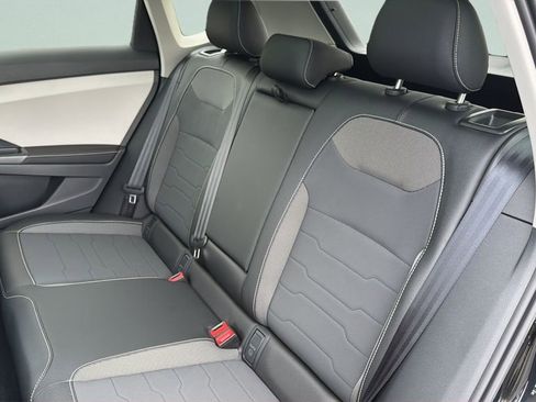 New 2026 Volkswagen Taos SE FWD image 27