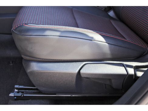 Certified 2025 Nissan Kicks SR FWD image 28