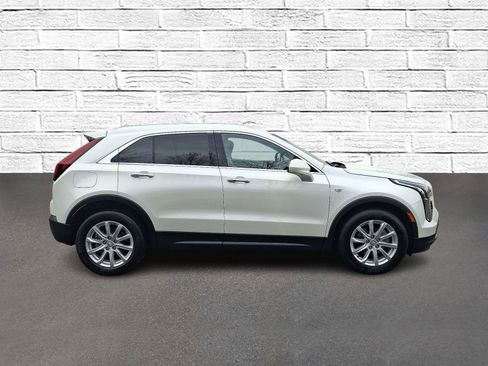 Used 2023 Cadillac XT4 Luxury w/ Cold Weather Package image 7