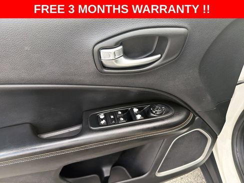 Used 2019 Jeep Compass Latitude w/ Popular Equipment Group FWD image 12