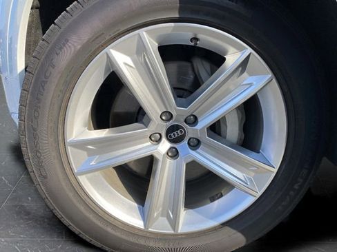 Used 2021 Audi Q8 Premium w/ Convenience Package image 33