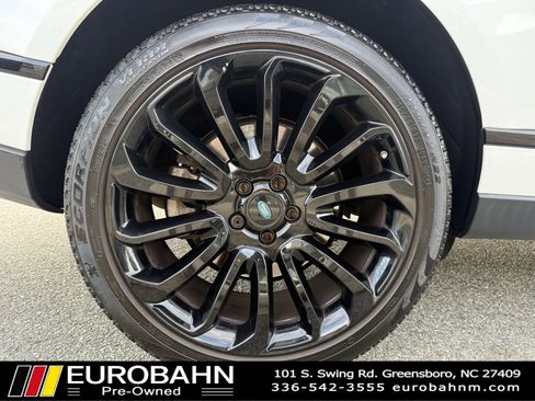 Used 2017 Land Rover Range Rover HSE AWD/4WD image 28