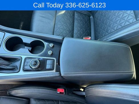 Used 2017 Nissan Maxima Platinum FWD image 22