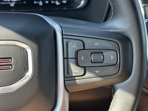 Certified 2024 GMC Yukon XL SLT RWD image 28