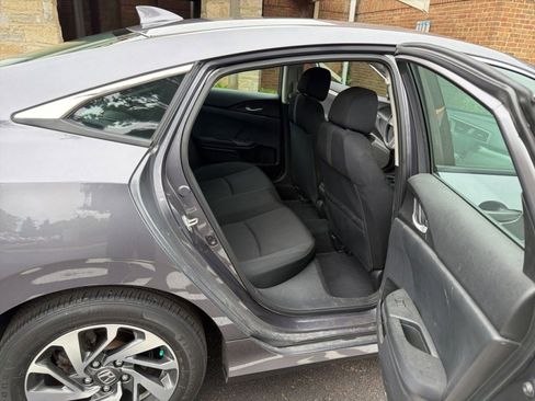 Used 2018 Honda Civic EX image 19