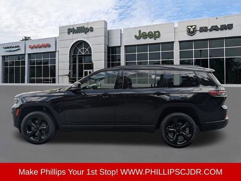 Used 2024 Jeep Grand Cherokee L Limited w/ Black Appearance Package AWD/4WD image 5