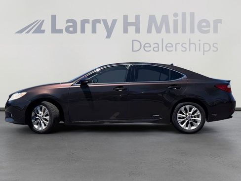 Used 2013 Lexus ES 300h w/ Luxury Pkg FWD image 2