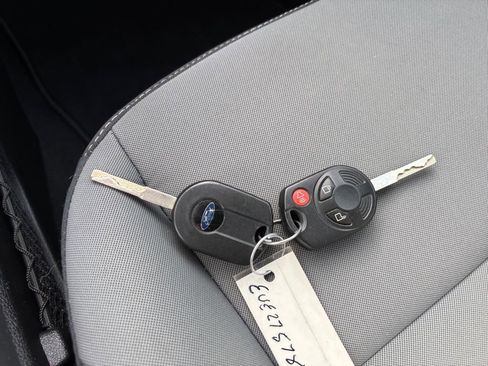 Used 2014 Ford Escape SE FWD image 33