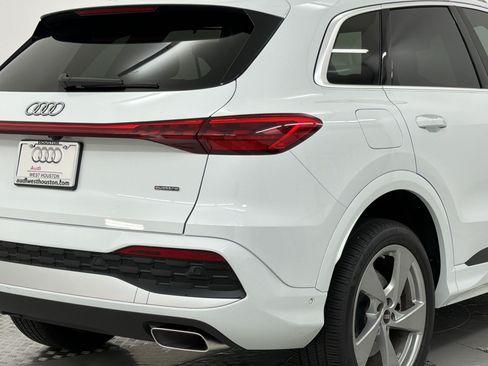 Certified 2025 Audi Q5 Premium w/ Premium Plus AWD/4WD image 24