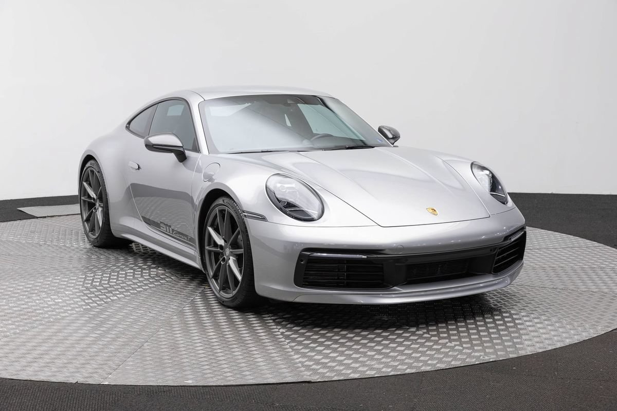 Used 2024 Porsche 911 Carrera T RWD image 4