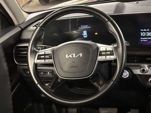 Used 2025 Kia Telluride S image 20