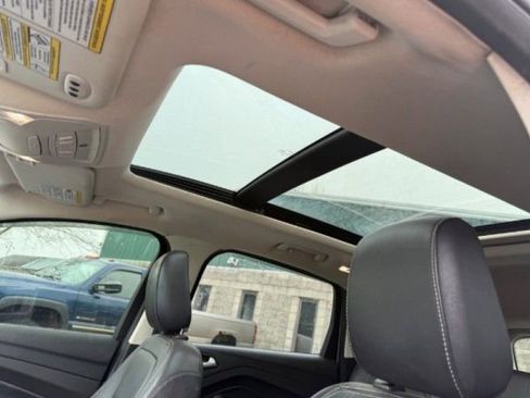 Used 2019 Ford Escape Titanium AWD/4WD image 9