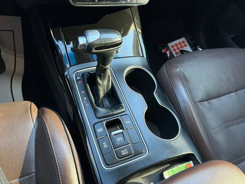 Used 2019 Kia Sorento SX image 25