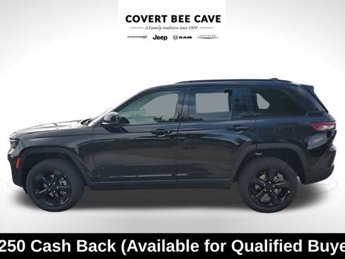 New 2025 Jeep Grand Cherokee Limited w/ Black Appearance Package image 5