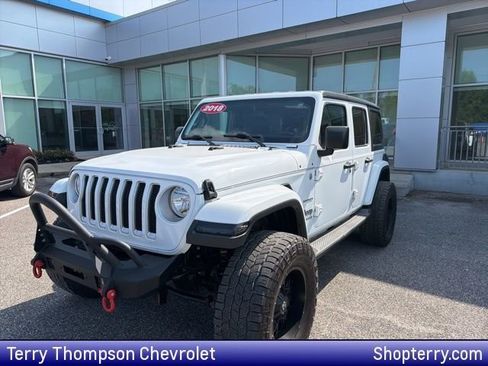 Used 2018 Jeep Wrangler Unlimited Sahara AWD/4WD image 1