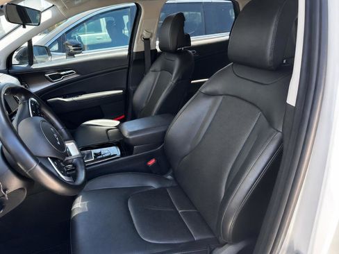 Used 2023 Kia Sportage EX FWD image 4