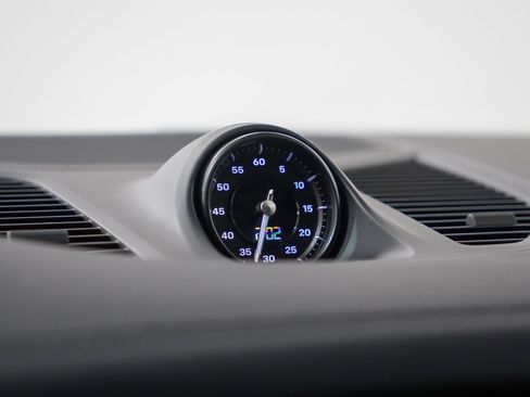 Used 2025 Porsche Cayenne E-Hybrid w/ Premium Package image 29