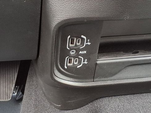 Used 2024 RAM 2500 Big Horn w/ Bed Utility Group image 11