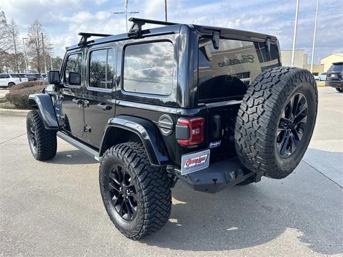 Used 2021 Jeep Wrangler Unlimited Sahara w/ Cold Weather Group image 7