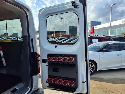 Used 2013 Nissan NV 3500 SL w/ Technology Pkg image 23