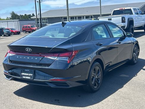 Used 2021 Hyundai Elantra SEL FWD image 9