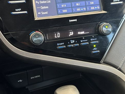 Certified 2020 Toyota Camry SE FWD image 18