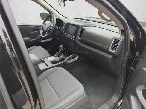Used 2022 Nissan Frontier SV AWD/4WD image 25
