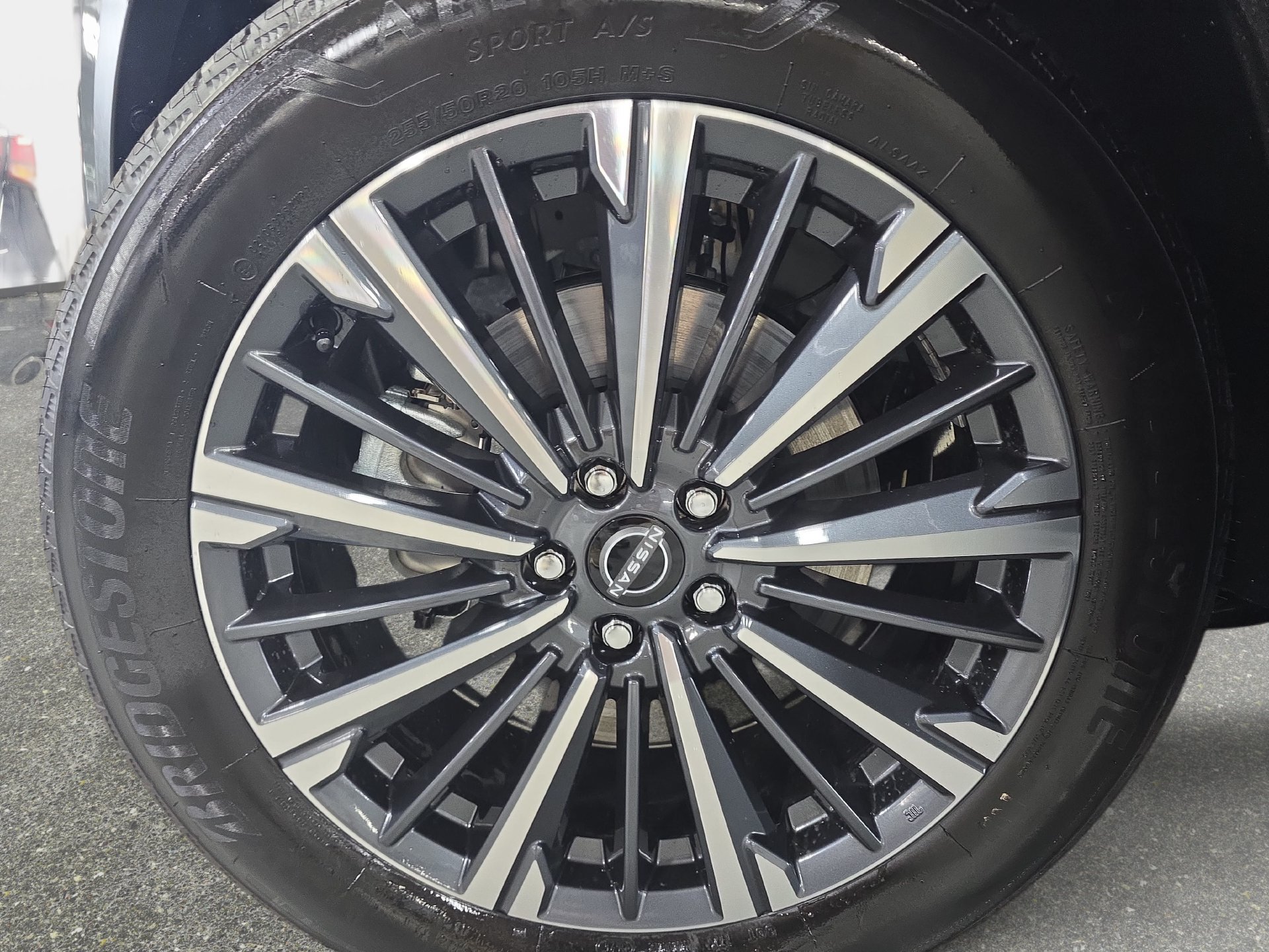 New 2026 Nissan Pathfinder Platinum FWD image 32