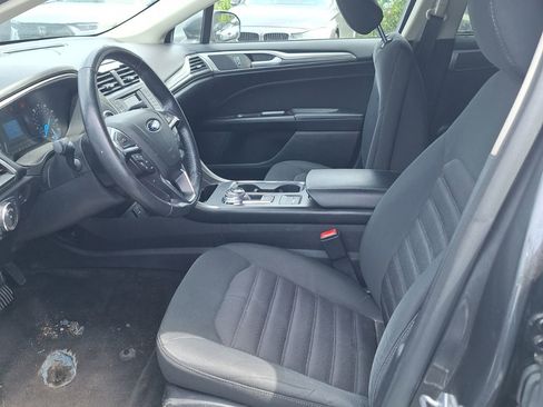 Used 2017 Ford Fusion S w/ Equipment Group 101A FWD image 9