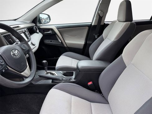 Used 2015 Toyota RAV4 XLE image 12