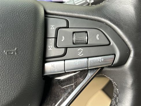 Used 2024 Cadillac Escalade Premium Luxury image 19
