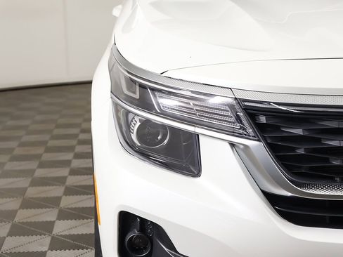 Used 2021 Kia Seltos S image 12