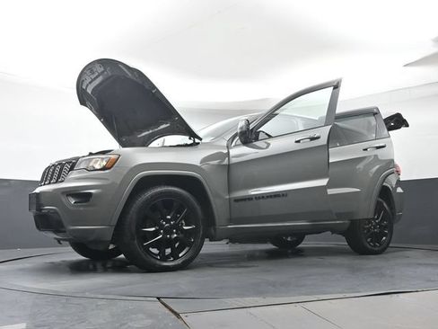 Used 2021 Jeep Grand Cherokee Laredo X AWD/4WD image 42