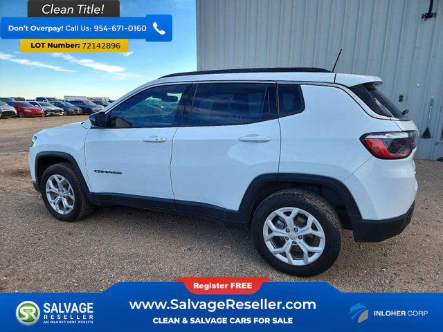 Used 2024 Jeep Compass Latitude AWD/4WD image 3