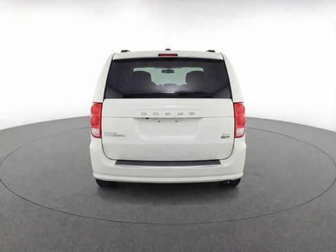 Used 2019 Dodge Grand Caravan SXT image 7