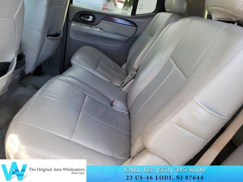 Used 2005 GMC Envoy XL SLT image 12