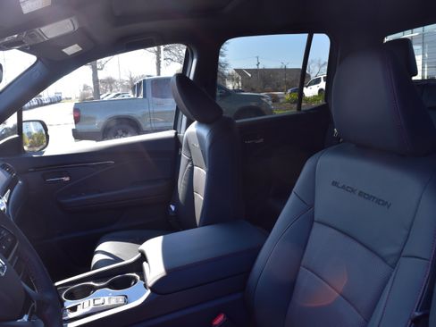 New 2026 Honda Ridgeline Black Edition image 9
