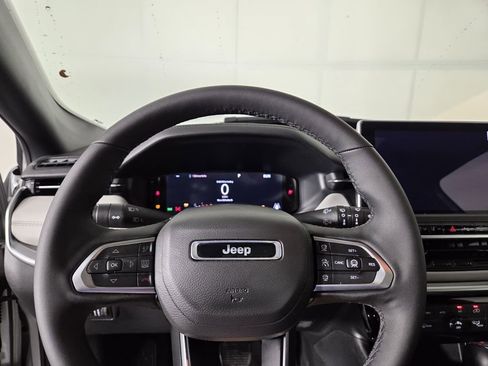 Certified 2025 Jeep Compass Limited w/ Elite Group AWD/4WD image 15