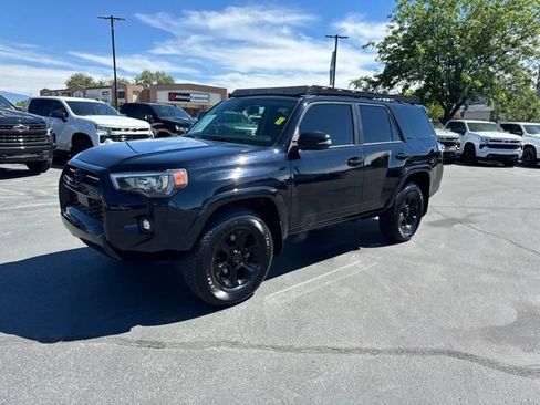Used 2022 Toyota 4Runner SR5 Premium w/ Moonroof Package AWD/4WD image 3