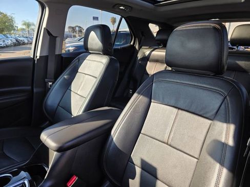 Used 2023 Chevrolet Equinox Premier AWD/4WD image 17