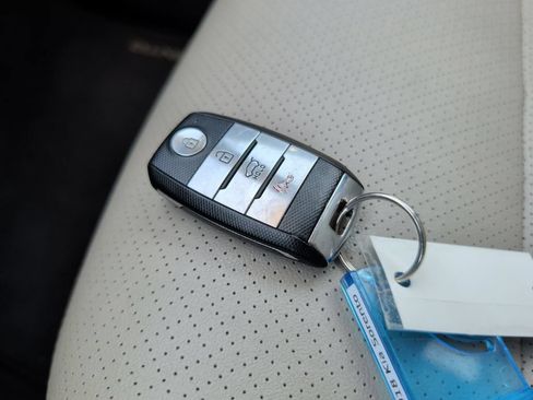 Used 2018 Kia Sorento EX FWD image 27