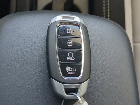Used 2025 Hyundai Venue SEL FWD image 26
