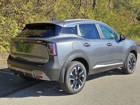 New 2026 Nissan Kicks SV w/ SV Premium Package image 5