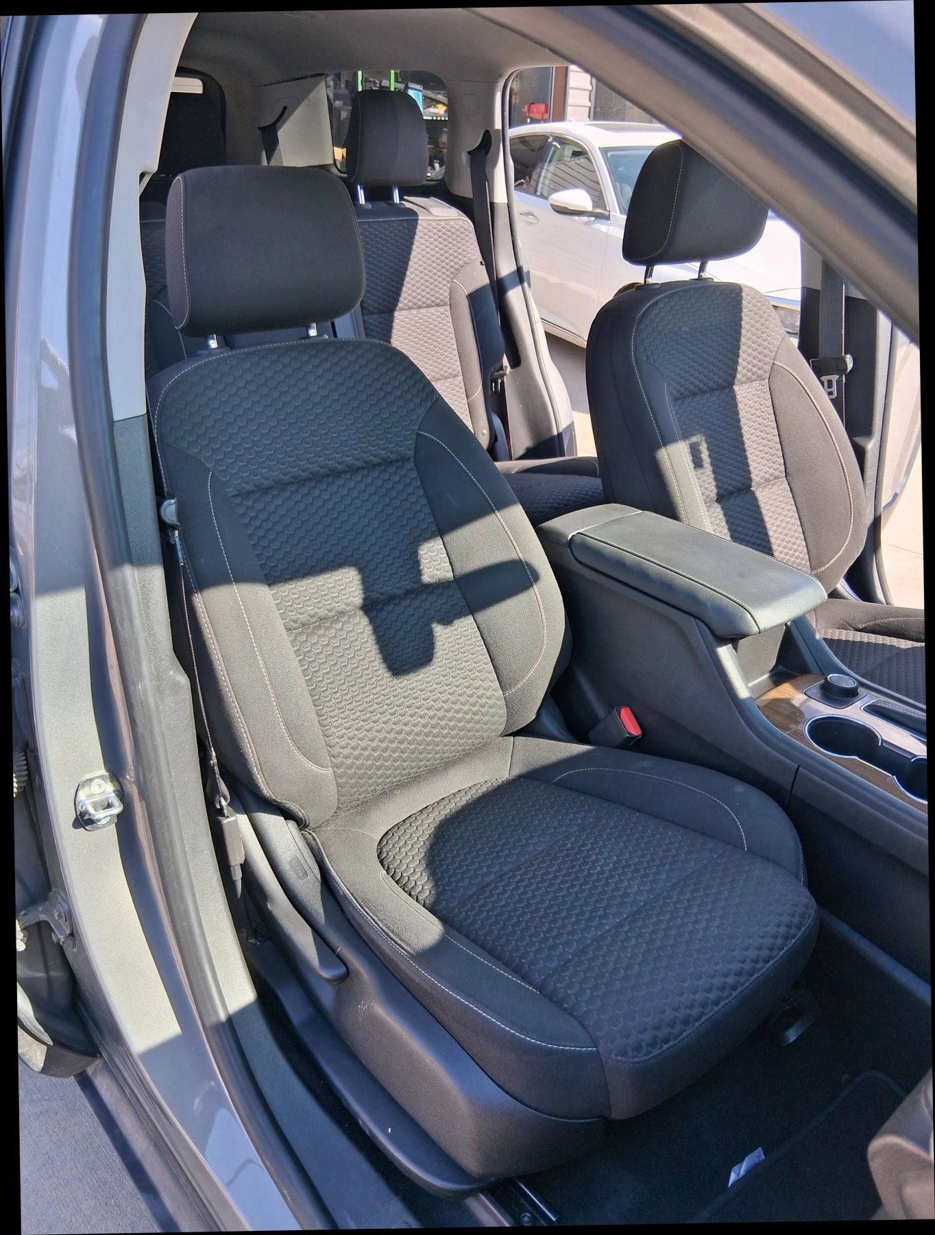 Used 2019 GMC Acadia SLE AWD/4WD image 38