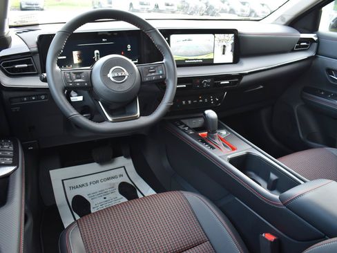 New 2026 Nissan Kicks SR w/ SR Premium Package FWD image 32
