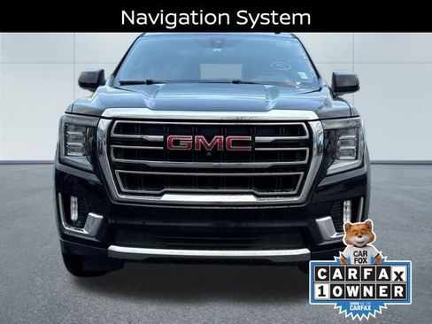 Used 2022 GMC Yukon XL SLT w/ SLT Premium Package image 3