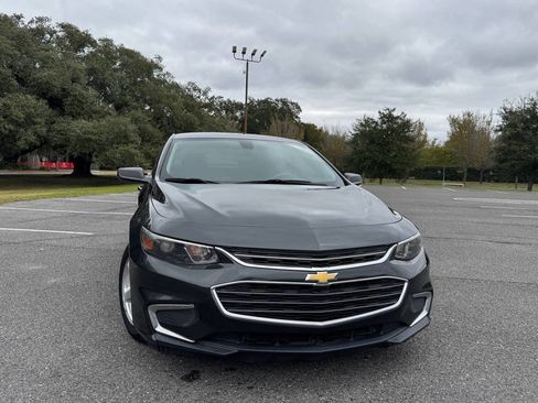 Used 2018 Chevrolet Malibu LS image 2