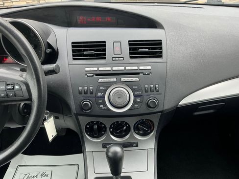Used 2010 MAZDA MAZDA3 i Touring FWD image 17