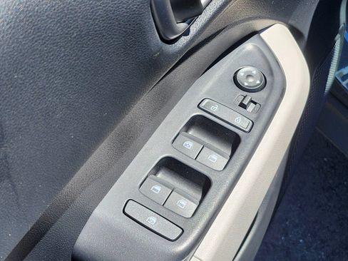 New 2026 Hyundai Venue SEL FWD image 16